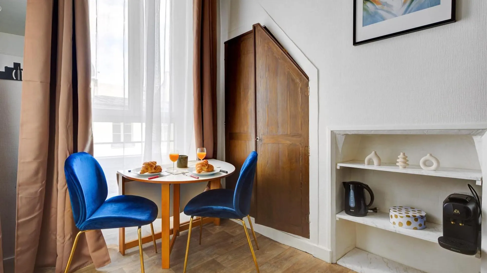 Cozy Studio For 2 In The Heart Of Le Marais Paris